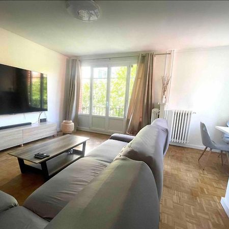 Modern 2 Bedroom Apartment Near Paris Metro, Giant Flat Screen Tv 85 Inches, Balcony, Free Parking Ivry-sur-Seine Exterior photo