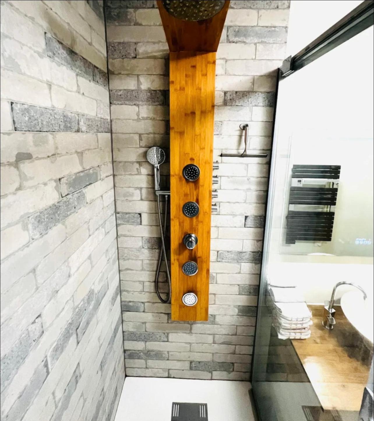 Modern 2 Bedroom Apartment Near Paris Metro, Giant Flat Screen Tv 85 Inches, Balcony, Free Parking Ivry-sur-Seine Exterior photo